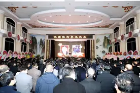 老师的崇高荣誉图片