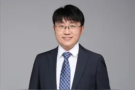 碳中和下光伏概念炙手可热，十只光伏含量高的新能源基金横评图片
