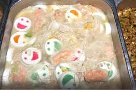 看呆我了老铁，食堂这是什么表演？图片