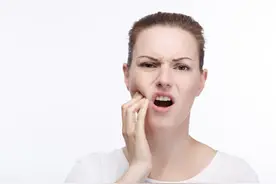 牙痛，心更痛，喝水都会痛！专家教您这些方法避免图片