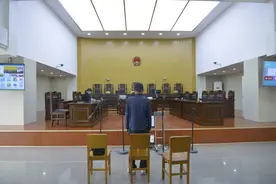 以普通客车接送学生且严重超载，这样的危险驾驶不能容忍!图片