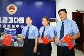 【橄榄绿×检察蓝】确认过制服，你是最可爱的人图片