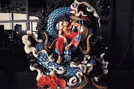 海贼王：路飞打倒凯多手办，看到路飞拖鞋，卖一万亏吗图片