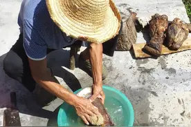 70岁大爷出去放牛，家里熏的腊肉瞬间被偷，他不骂人这样说图片