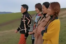 尼格买提晒视频，61岁倪萍全程被搀扶，撒贝宁穿补丁裤子太节俭图片