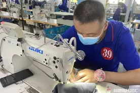 新疆制版师职业技能大比拼角逐激烈 决出6名“技术标兵”10名“技术能手”图片