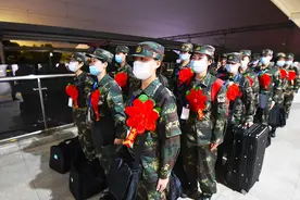 火箭军女新兵来啦！图片