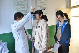 12岁女孩身高直冲172，儿科医生：3种食物是“长高王”，可多吃点图片