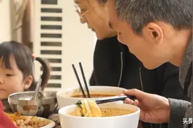 只有附近人才知道的老店，一碗烩面就牵出无数回忆图片