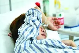 湖北大三女生宿舍“产子”，舍友淡定围观全程，直言：不是第一胎图片