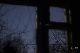 为何夜间情绪不佳？原来竟是它在作祟图片