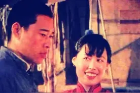 事业成功，婚姻失败，儿子入狱，如今靠轮椅出行，她坎坷的一生图片