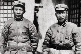 炊事班长让闲聊老兵烧水，事后警卫员大惊：朱老总，你怎么在这？图片