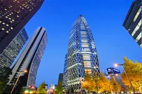 亚洲最高的教学楼，高204米，花两年时间建成，可容纳1万名学生图片