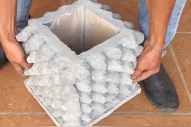 还说鸡蛋托盘没人要？我要捡回家！用水泥现浇一个花盆漂亮也耐用图片