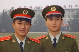 沈腾年轻的时候是军艺校草，那些被幽默封印的颜值图片