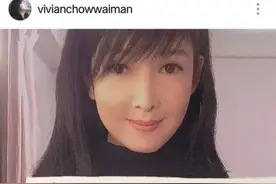 53岁周慧敏晒宅家自拍，大眼睛像漫画少女，连皱纹都看不见图片