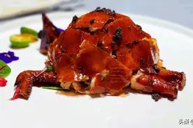 黑松露脆皮手撕鸡、玻璃烧鹅、桶子豉油鸡图片