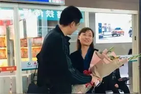 安家杰为女排8个月未见妻儿，却被全网群嘲，名博：侮辱女排精神图片