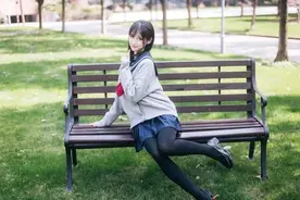 B站镇站之腿“一只小仙若”，一夜征服水友，90后水友：太美了图片