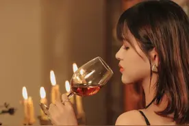 女生最无感礼物排行榜 | 口红、香水、“猪饲料”名列前三图片
