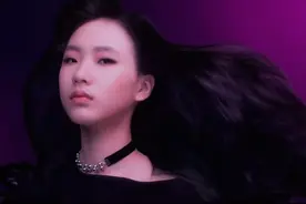 小S女儿出息了，接棒妈妈拍清扬新广告，穿黑裙登台气场像足妈妈图片