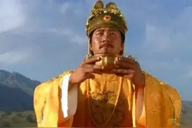 朱元璋给儿子剥了一个橘子，马皇后吓得大喊：你爹要杀你快跑图片
