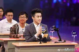 何猷君否认何超盈买学位　与何超莲互相取消追踪IG图片