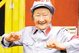 红军王泉媛：阻击马步芳被俘，45年后进京与夫重逢，拍下唯一合照图片