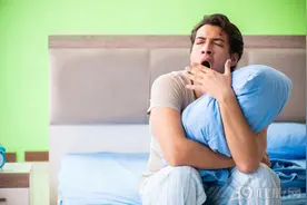 凌晨经常2、3点醒来，又很难入睡？知道了4个原因，才好解决图片