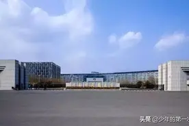 亚洲第一长楼：总长700多米，来回一趟需走20分钟，就在河南图片
