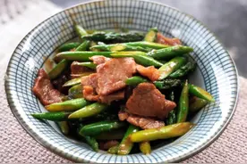 芦笋炒肉，清凉爽口的下饭菜图片