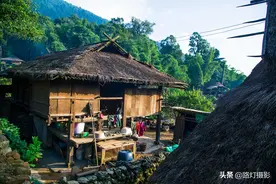 被大火烧毁的400年古寨，中国最后一个原始部落，翁丁有多美？图片