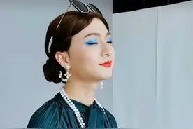 毛光光的化妆教程来了，芳姐最爱的贵妇，原来是这样打造出来的图片