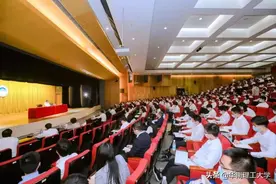 马兴瑞省长到华南理工大学讲思想政治理论课并调研图片