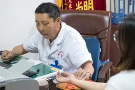 30年扎根乡村，他是生命的守望者 | 身边好人故事图片