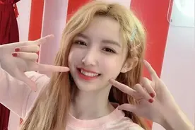 小说：你是谁的女朋友不关我的事图片