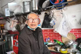 66岁老师傅搞白铁皮加工，赚了两套房产两辆小车，失去了一个儿子图片