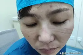 泪目！为方便穿防护服，洛阳80后女护士剪掉齐腰长发图片