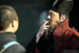 曹孟德一生爱惜自己的名声，优待汉室，却为何杀了伏皇后？图片