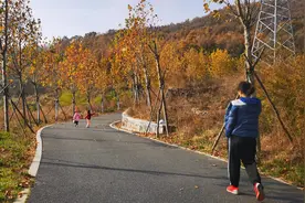 降温之前爬磨盘山图片