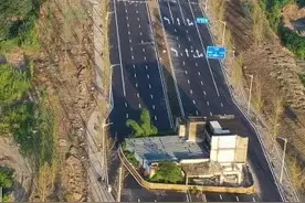 成都“光华8线”上最后的钉子户，谈判10年未果图片