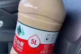 秋天里的第一杯奶茶，知道这句话本意的你，还会使用吗？图片