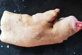 普普通通的猪脚这样做才好吃/啤酒焖猪脚，吃货党的福利↓图片