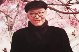 1935年遵义会议后，成为总负责人的张闻天，晚年结局怎么样？图片