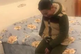 外甥给小舅拜年，最后还倒贴200块钱，网友：全网混得最差的外甥图片