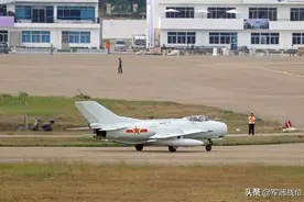 叛徒飞行员王宝玉：驾机叛逃美国失败、被遣返，他下场如何？图片