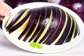 健康食谱……无油菊花茄子图片