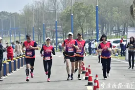 绕东钱湖跑3圈，冠军只需7小时！宁波100公里路跑挑战赛创造新纪录图片