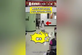 惯犯变装混进大学生公寓盗窃，被抓时包里还有假睫毛假发…图片